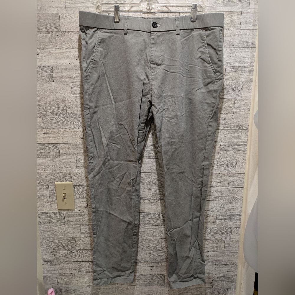 Stylish Gray Men's Chinos